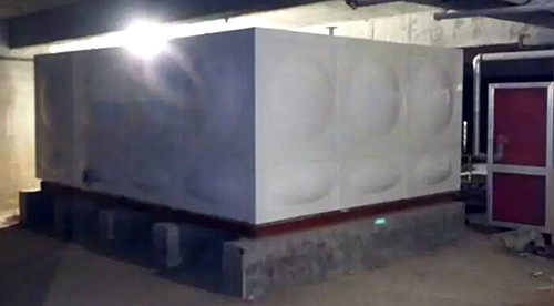 Galvanized water tank